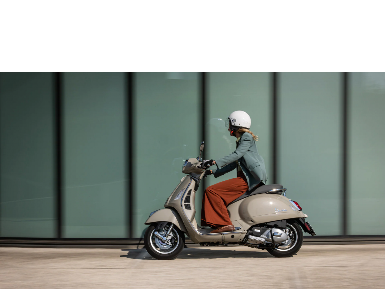 Мотороллер VESPA GTS 125, 2023, бежевый